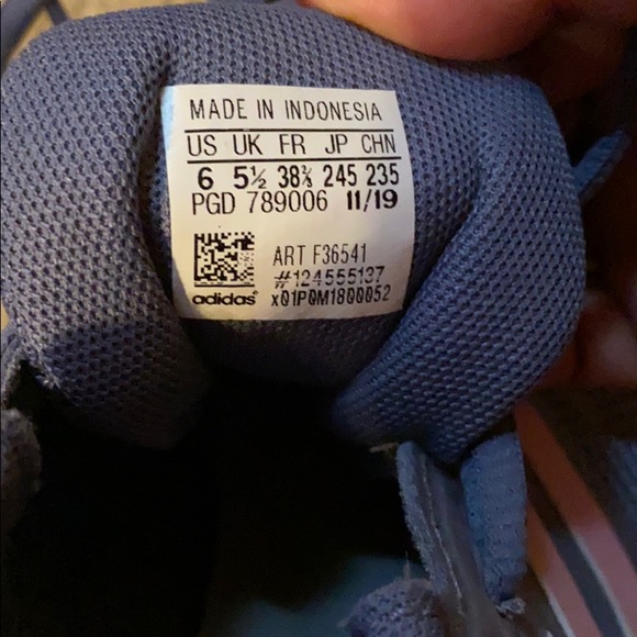 Adidas Size 6 BIG BOY/GIRL I wear 7.5/8 & Comfee - Picture 2 of 5